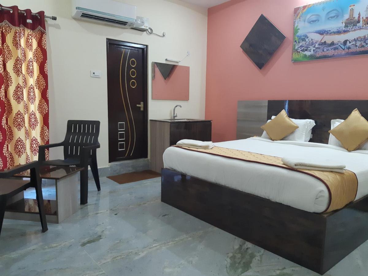 Devansh Bhanu Residency Dbr Калахасти Экстерьер фото