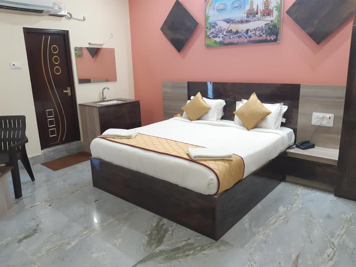 Devansh Bhanu Residency Dbr Калахасти Экстерьер фото